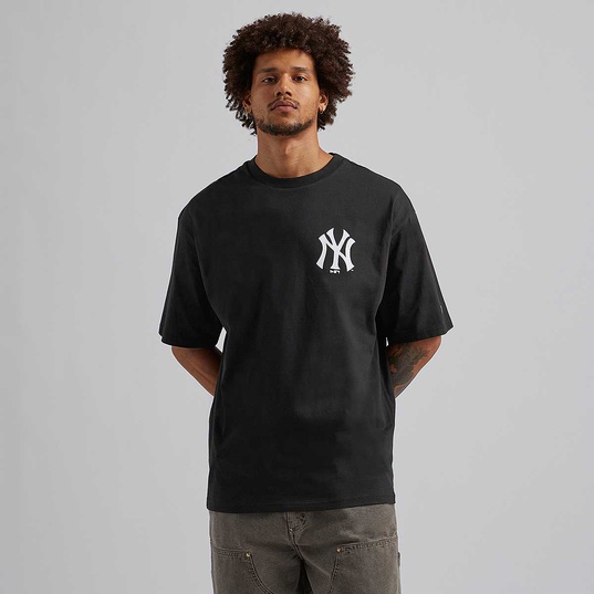 Buy MLB NEW YORK YANKEES FLORAL GRAPHIC T-SHIRT for EUR 32.90 on !