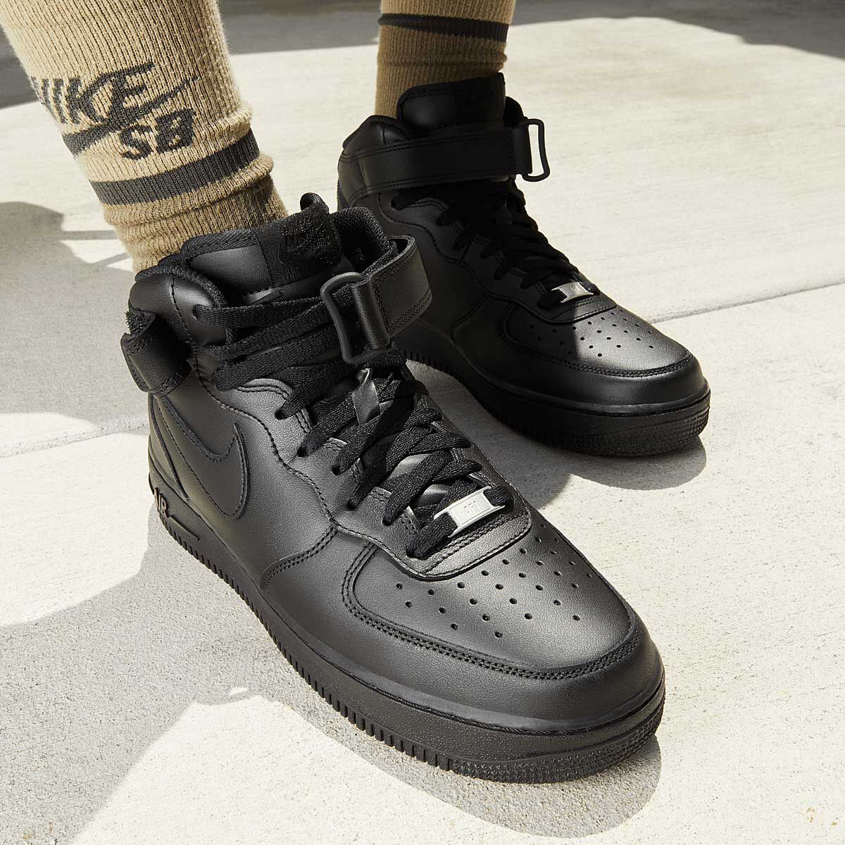 Nike air force 1 mid 07 on sale black