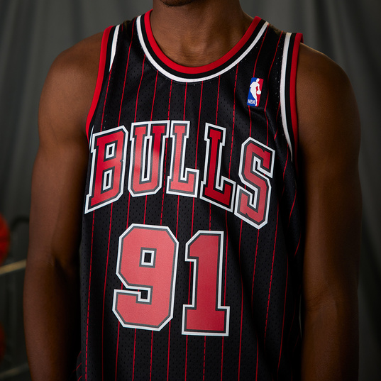 Mitchell & Ness Nba Chicago Bulls 'dennis Rodman' Swingman Jersey in Black