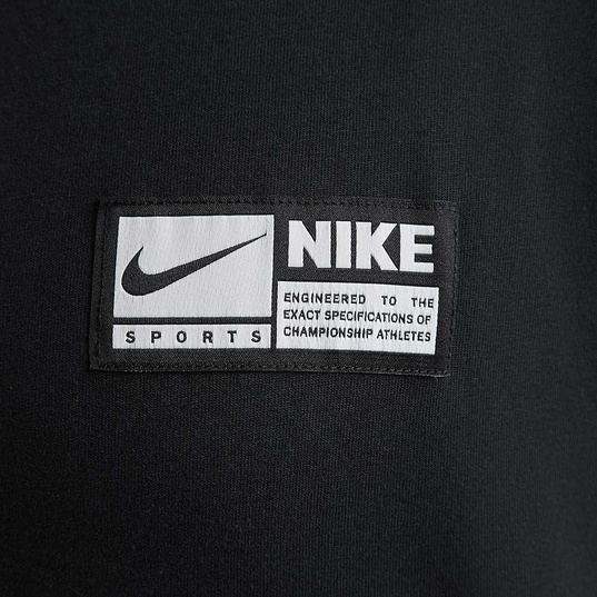 concept collapsed some of the scattered Nike Sportswear spots around the world into one group  large image number 4