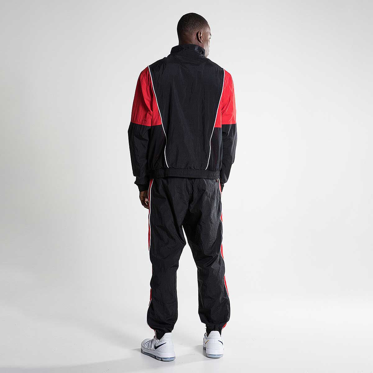 chicago bulls courtside tracksuit