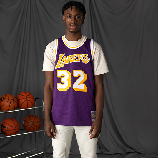 🏀 Get the Los Angeles Lakers '85 Swingman Jersey from Mitchel