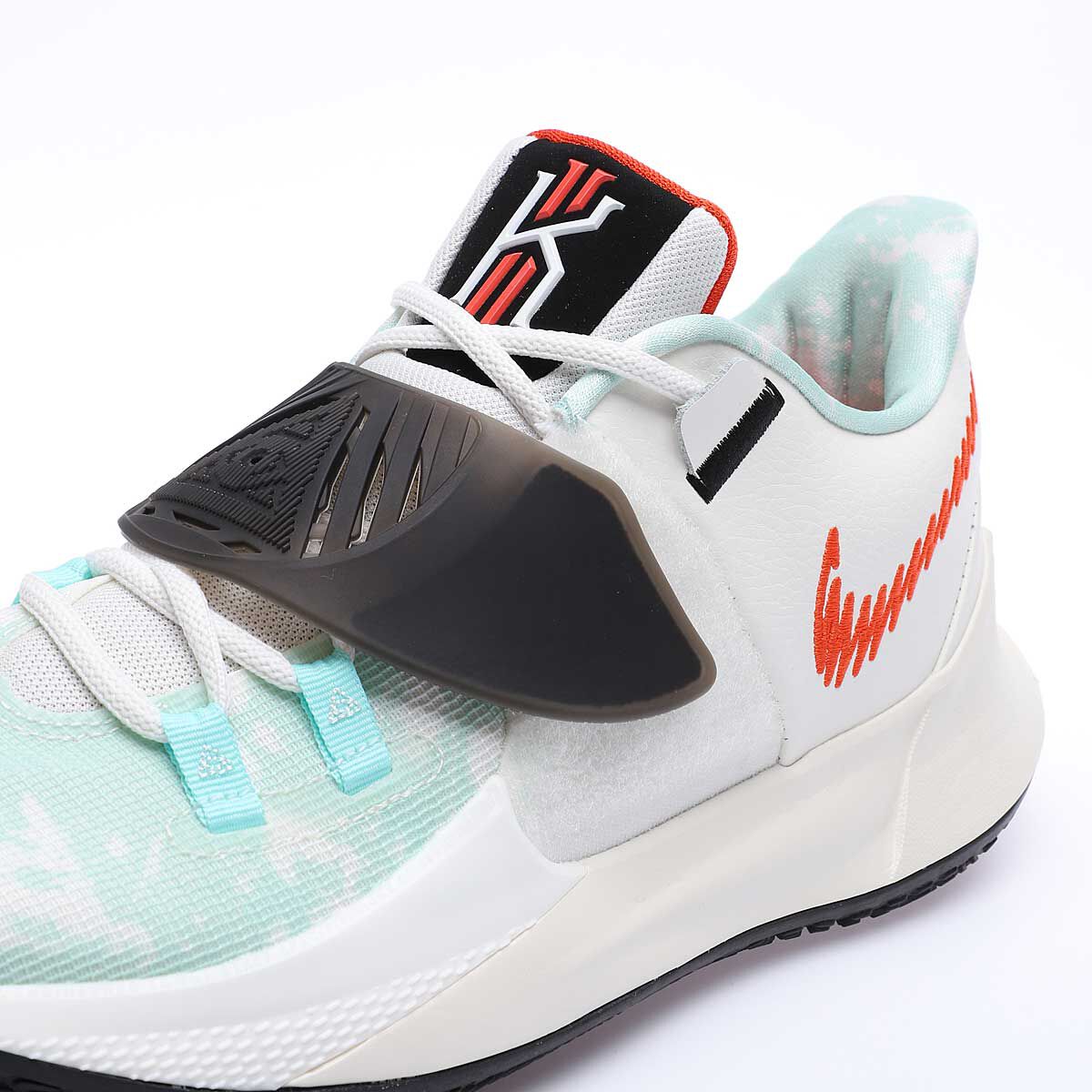 kyrie low 3 sail